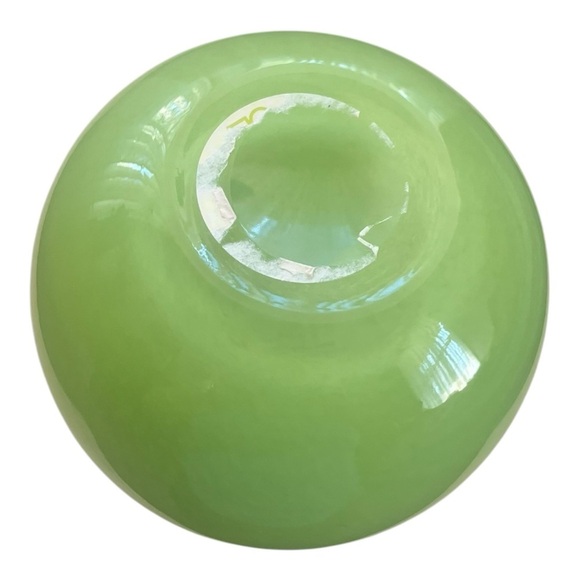 Vintage Elegant Green Vase 8x5 - Picture 4 of 7